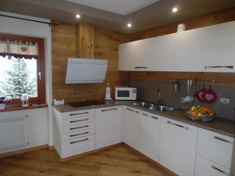 Mix di rovere spazzolato e laminato bianco